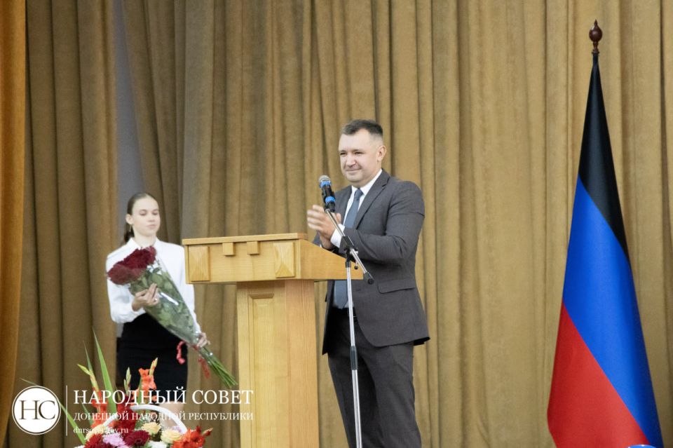 Николай Сытов дал напутствие первокурсникам Донецкого государственного медицинского университета