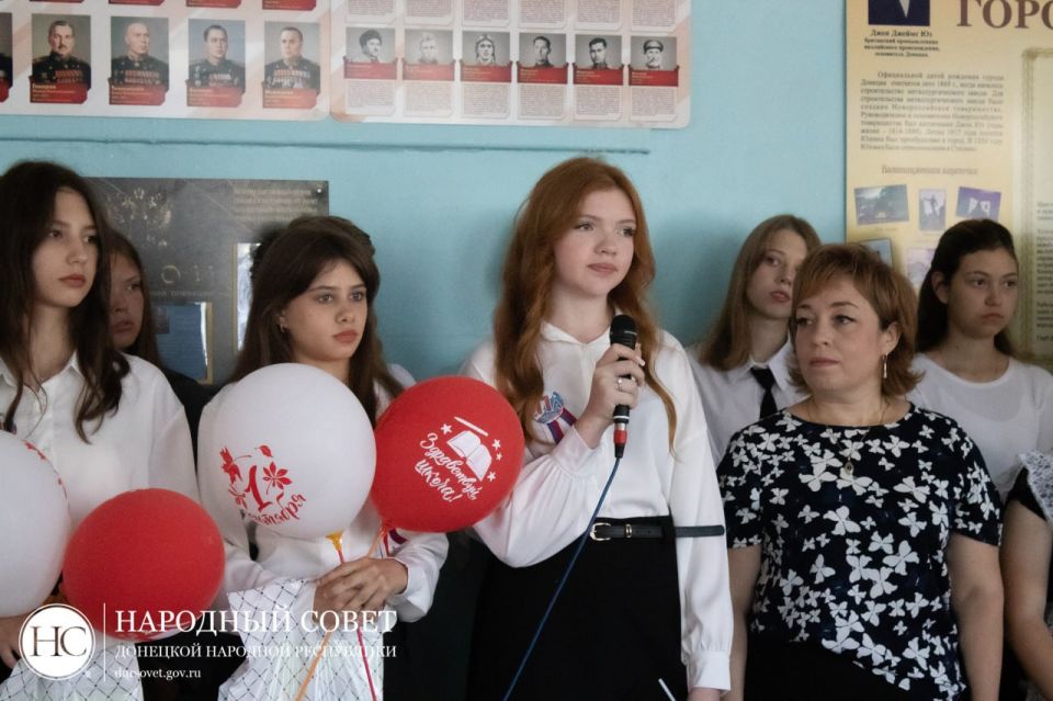 Константин Кузьмин: Поздравил с Днем знаний наших школьников!