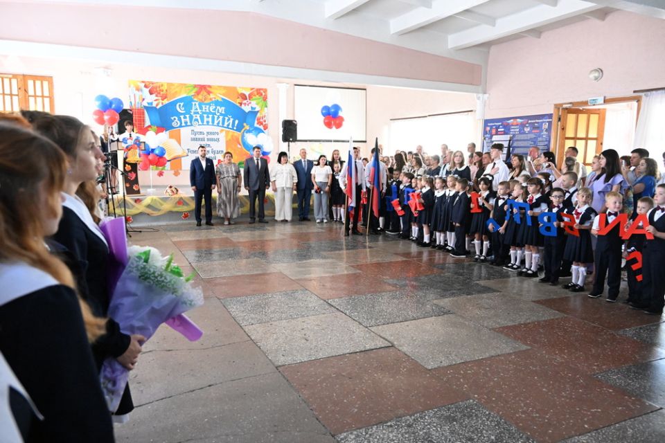 Денис Пушилин в День знаний посетил макеевский лицей «Лидер»