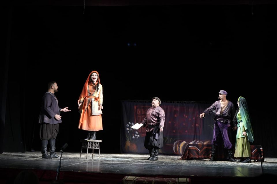 Гастроли Херсонского театра на макеевской сцене