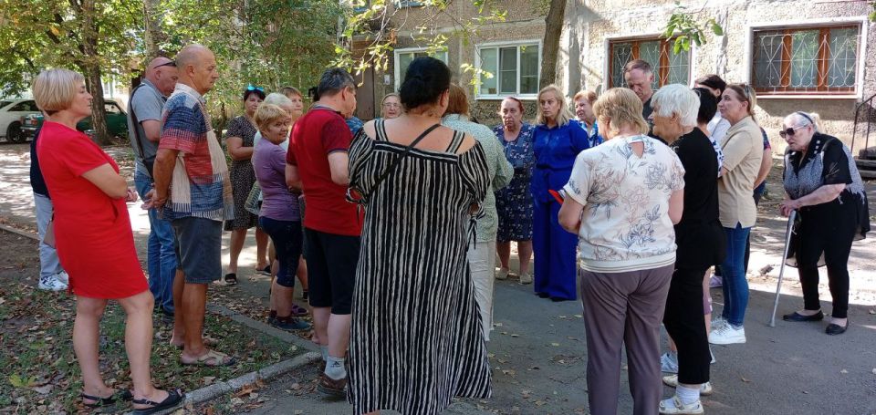 Наталья Бегуненко: По поручению Главы ДНР Дениса Пушилина в Петровском районе продолжаются встречи с населением