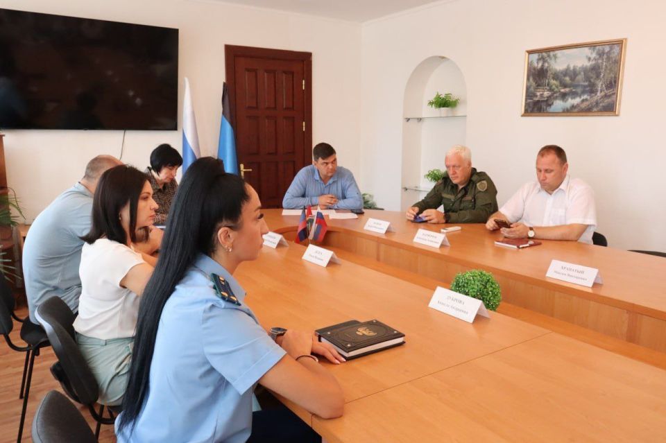 Андрей Бедило: 2 сентября, принял участие в расширенном аппаратном совещании с участием руководителей администрации городского округа, представителя шефа-региона Приморского края, руководителей отраслевых (функциональных) и...