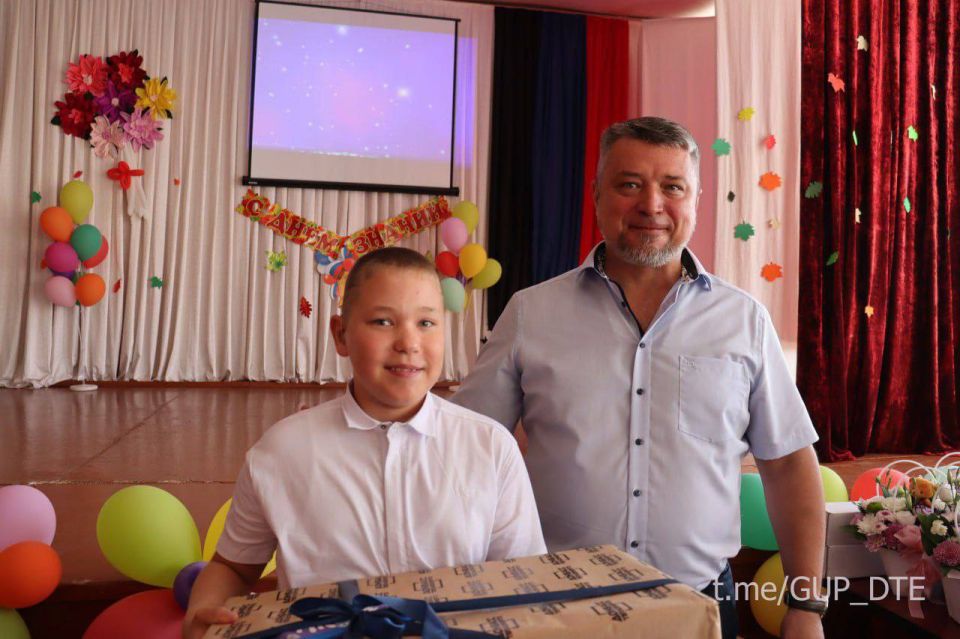 Подарки, добрые слова и сюрпризы: как прошёл День знаний в школе № 19