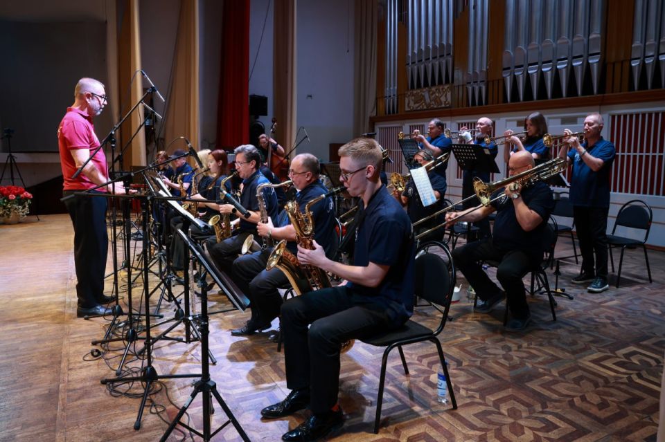 И снова в Донецке — джаз!. 6 сентября 2025 года в концертном зале Донецкой государственной академической филармонии при поддержке Министерства культуры Донецкой Народной Республики и Ростовской государственной филармонии...