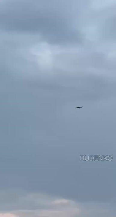 Грэм Филлипс: Сообщают, о нескольких прилётах в центре Донецка и Макеевки