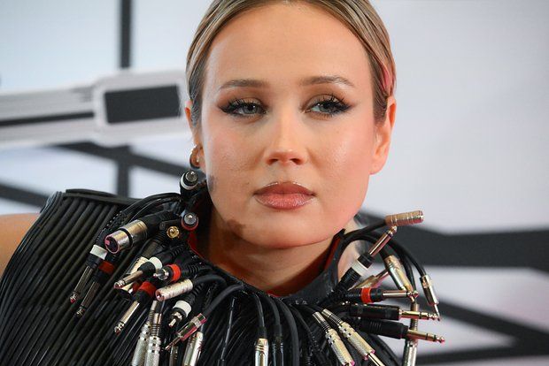 Певица Клава Кока попала в базу данных сайта «Миротворец»