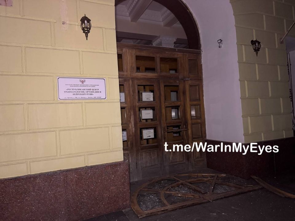 Родион Мирошник: ВСУ нанесли удар с использованием реактивных снарядов РСЗО по медучреждению в Донецке -