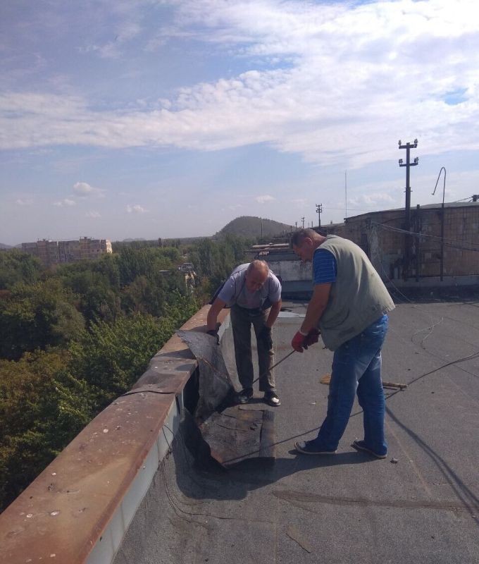 Наталья Бегуненко: Сотрудники Петровского участка № 1 Донецкого Филиала «Единого регионального фонда по управлению МКД на территории ДНР» продолжают выполнять ремонтные работы по следующим адресам: ул. Добровольского, 1 пл....