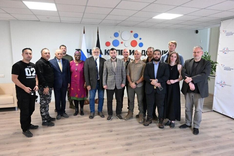 Пушилин встретился с западными журналистами и политиками