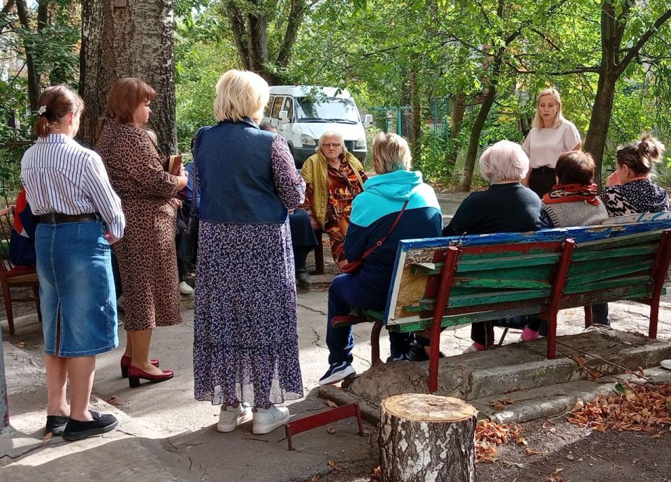 Наталья Бегуненко: По поручению Главы ДНР Дениса Пушилина в Петровском районе продолжаются встречи с населением