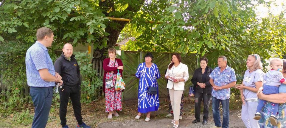 Михаил Меренков: Заместитель руководителя Управы Буденновского внутригородского района Олег Ефремов встретился с жителями улицы Жебелева