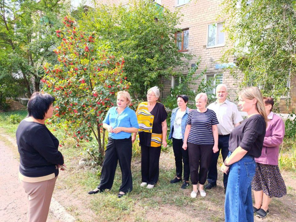 Михаил Меренков: Первый заместитель руководителя Управы Буденновского внутригородского района Елена Булавицкая встретилась с жителями района