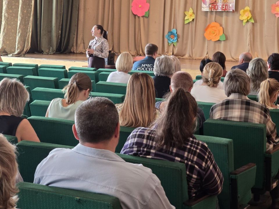 Продолжаются встречи с трудовым коллективом Ленинского района города Донецка