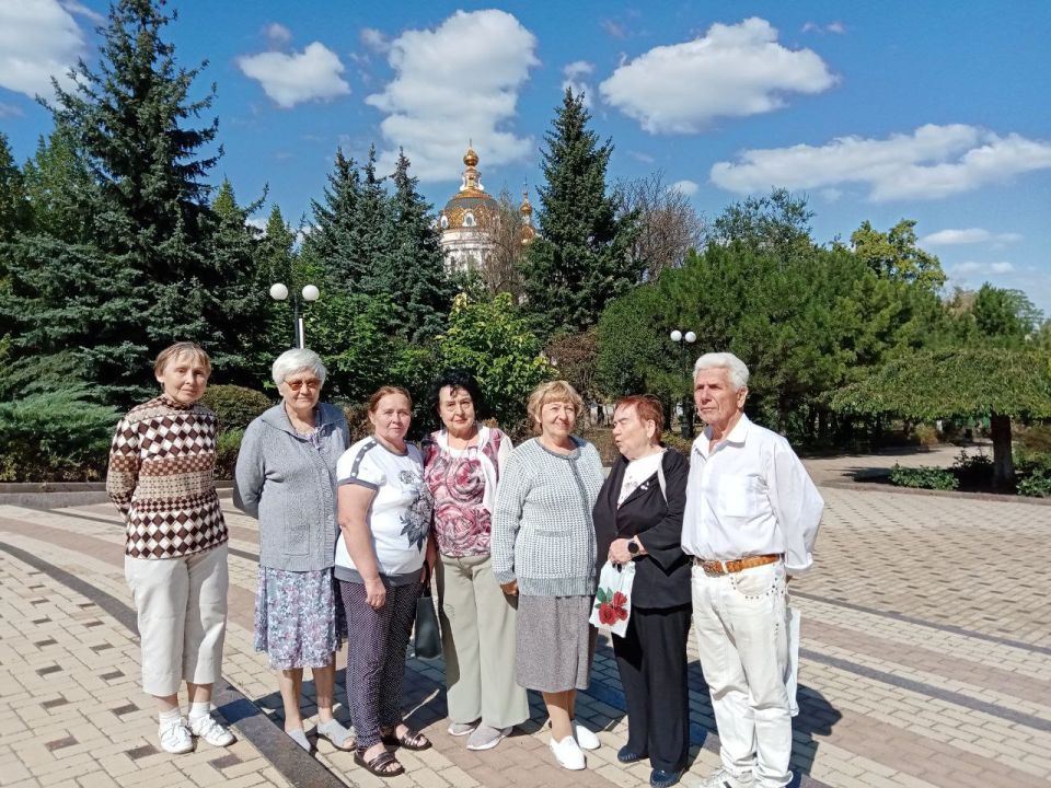 Валентин Левченко: Сотрудниками Центра социального обслуживания населения Киевского района г.Донецка для своих подопечных граждан "серебряного возраста" было организовано выездное мероприятие в Центр славянской культуры, где...