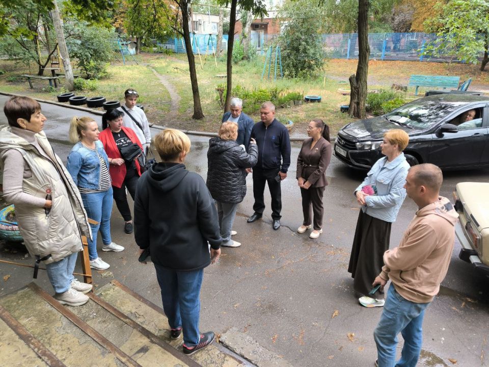 Продолжаются сходы с жителями Ленинского района города Донецка