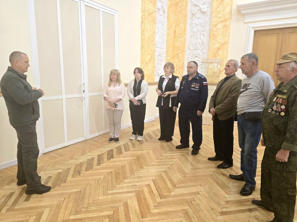 Дмитрий Огилец: По поручению Главы Донецкой Народной Республики провел сход граждан в городе Шахтерске