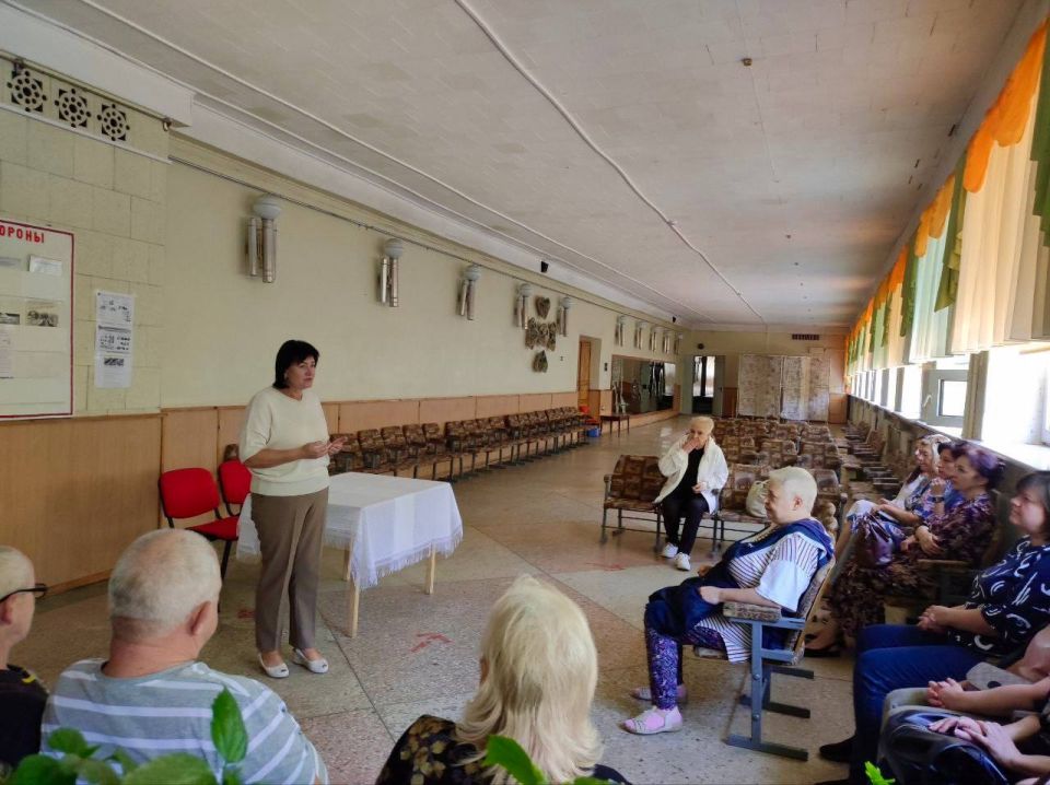 Михаил Меренков: Первый заместитель руководителя Управы Буденновского внутригородского района Елена Булавицкая провела встречу с трудовым коллективом Дворца культуры «Заперевальный»
