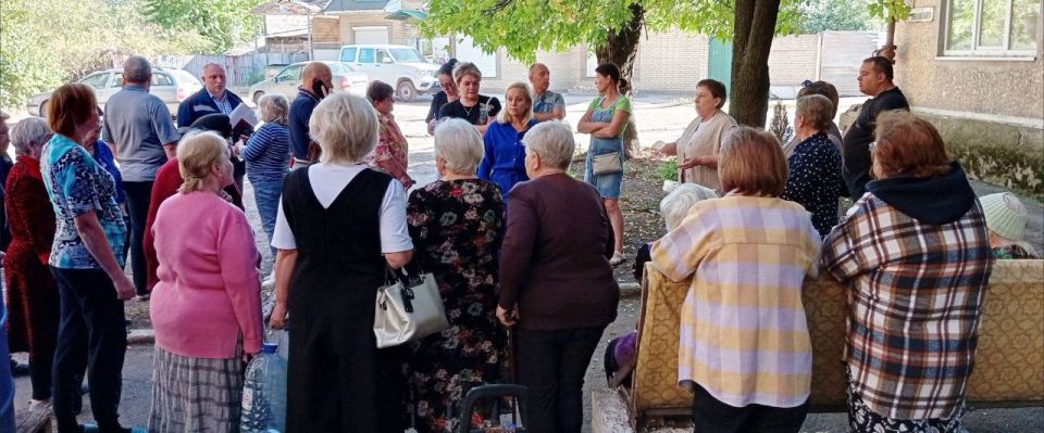 Наталья Бегуненко: По поручению Главы ДНР Дениса Пушилина в Петровском районе продолжаются встречи с населением