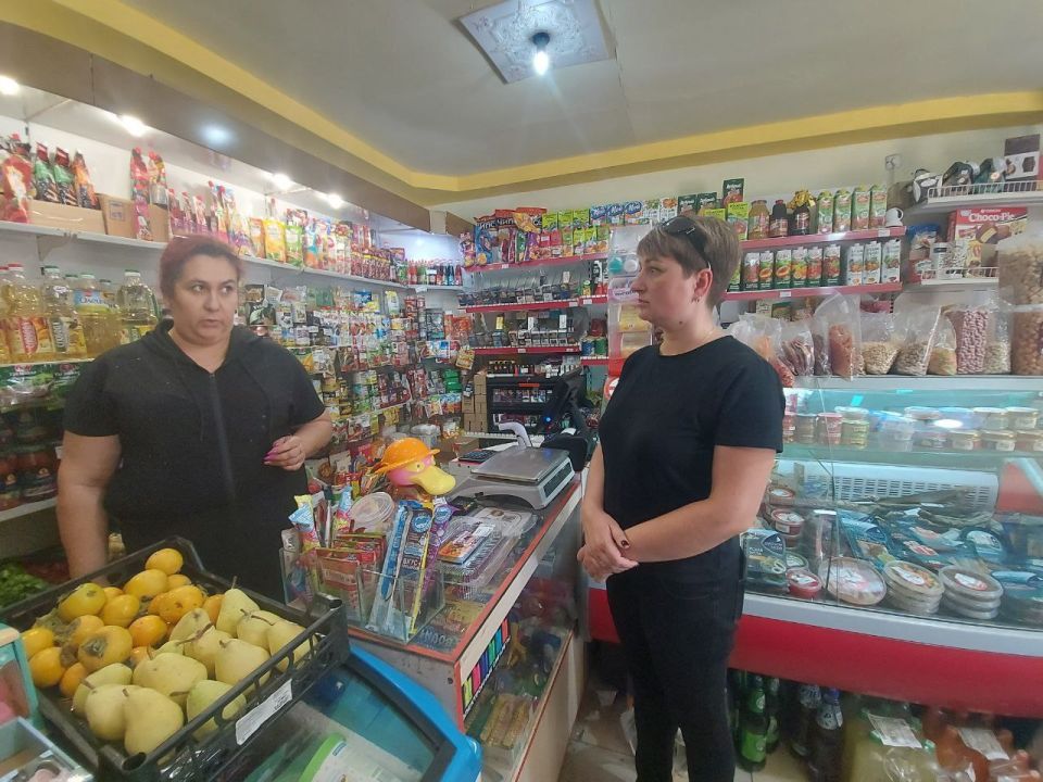 Иван Адамец: Народный контроль Куйбышевского района совместно со специалистом районной управы провели рейды в двух магазинах шаговой доступности