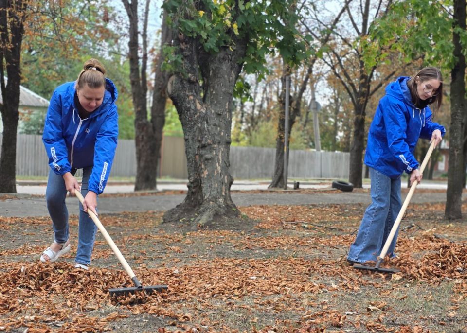 Иван Адамец: Сотрудники управы Куйбышевского района присоединились к традиционной акции «Чистый четверг»