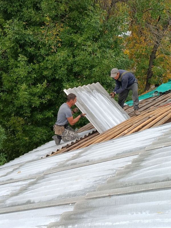 Наталья Бегуненко: Сотрудники Петровского участка № 1 Донецкого Филиала «Единого регионального фонда по управлению МКД на территории ДНР» продолжают выполнять ремонтные работы по следующим адресам: ул. Косарева, 4, ул....