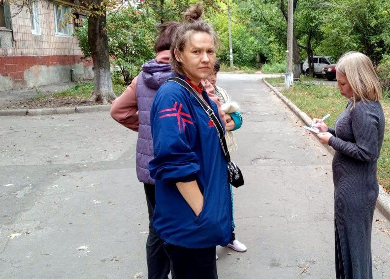 Иван Адамец: Первый заместитель руководителя управы Куйбышевского района, Алина Волкова, встретилась с жильцами дома №1 по улице Словацкой