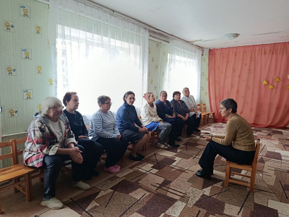 Иван Адамец: Заместитель руководителя управы Куйбышевского района Елена Строганова в рамках поручения Главы ДНР Дениса Пушилина провела встречу с коллективом детского сада №288