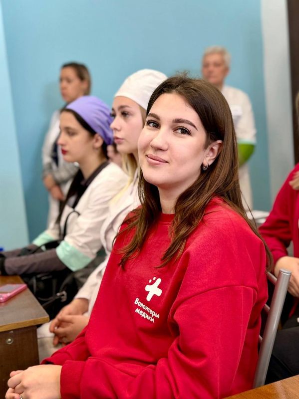 Александр Волошин: #ГероиДонбасса. Валерия Бочерова — молодой врач-хирург Института неотложной и восстановительной хирургии им. В.К. Гусака родом из Мариуполя, но с 2017 года проживает в Донецке