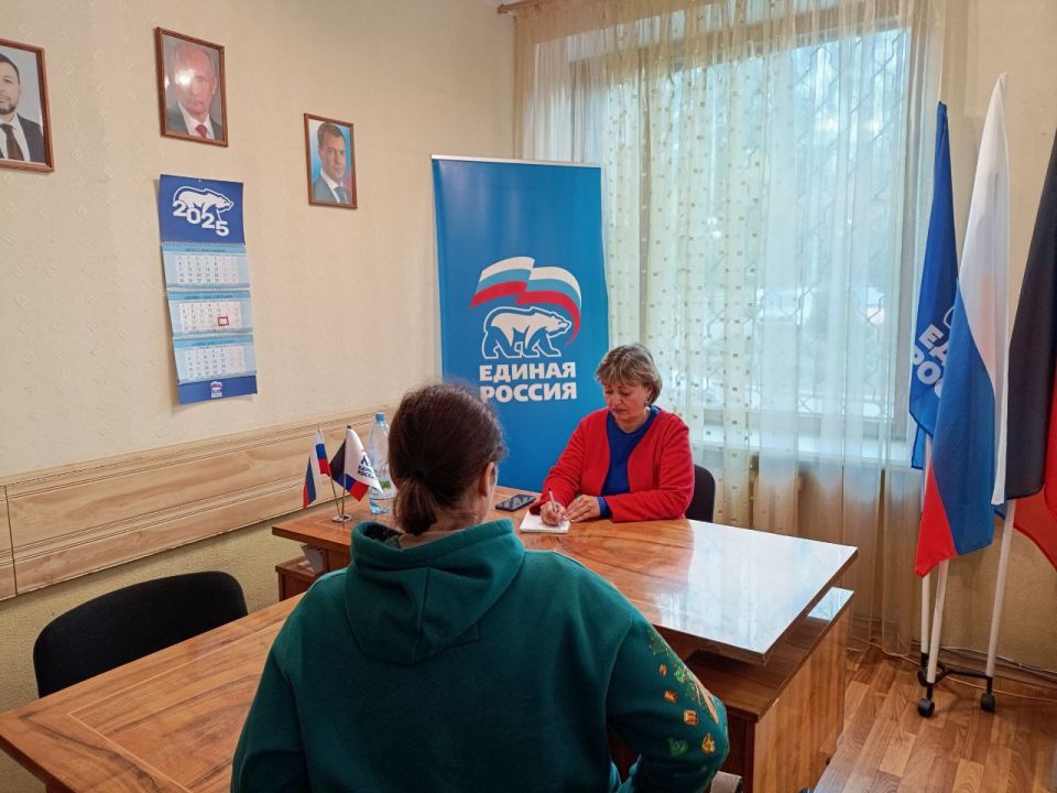 Валентин Левченко: В нашем районе, на базе общественной приемной партии "Единая Россия", сегодня прошел прием Светланы Выростковой, главного специалиста отдела дошкольного образования управления образования Администрации...