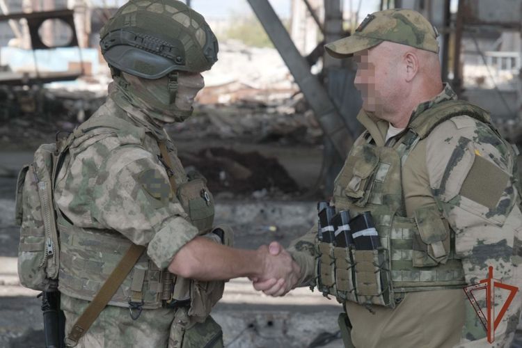 В ДНР вручили награды военнослужащим, отличившимся при выполнения задач СВО (видео)