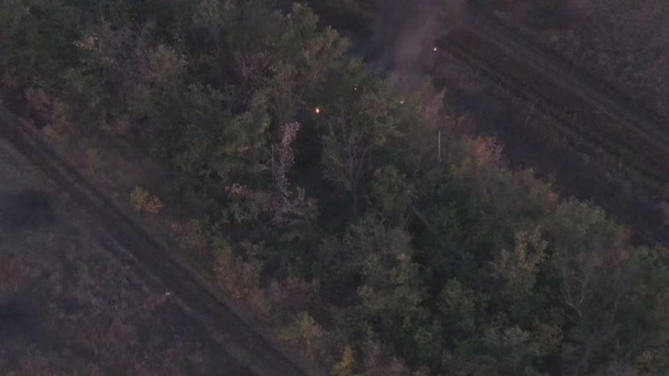 Чингис Дамбиев: Дрон-камикадзе "Молния-2" наносит удар по опорнику боевиков киевского режима в лесополосе на Южно-Донецком направлении