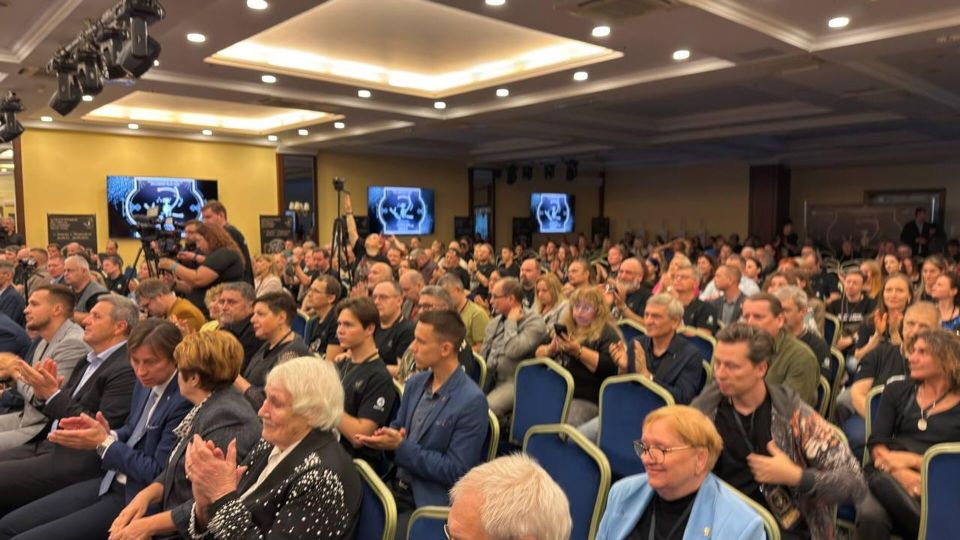 "То не дроны, то звёзды зажглись": как фестиваль "Звёзды над Донбассом" вернулся в Донецк