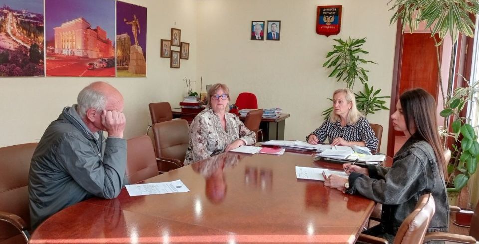 Наталья Бегуненко: В понедельник, 29 сентября, руководитель Управы Петровского внутригородского района Администрации городского округа Донецк Наталья Ивановна Бегуненко провела еженедельный прием граждан