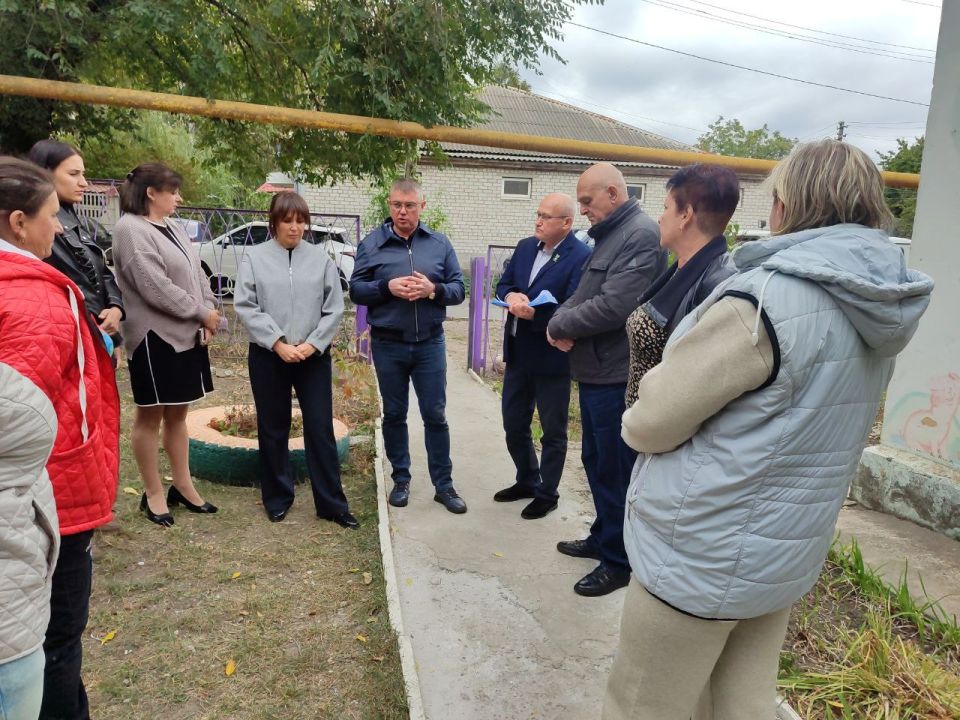 Елена Синецкая: Сегодня, 29 сентября, по поручению Главы ДНР Дениса Пушилина, заместитель Главы Администрации г.о. Донецк Максим Сухоруков совместно с депутатом Донецкого городского совета Владимиром Мозговым провели...