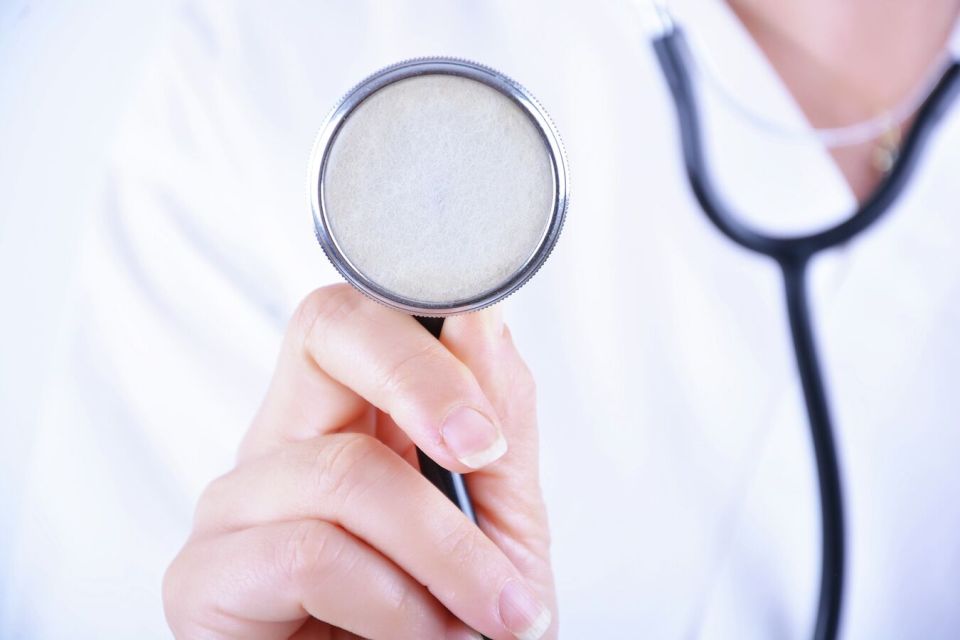 В Мариуполе приступили к работе более двадцати врачей из Петербурга