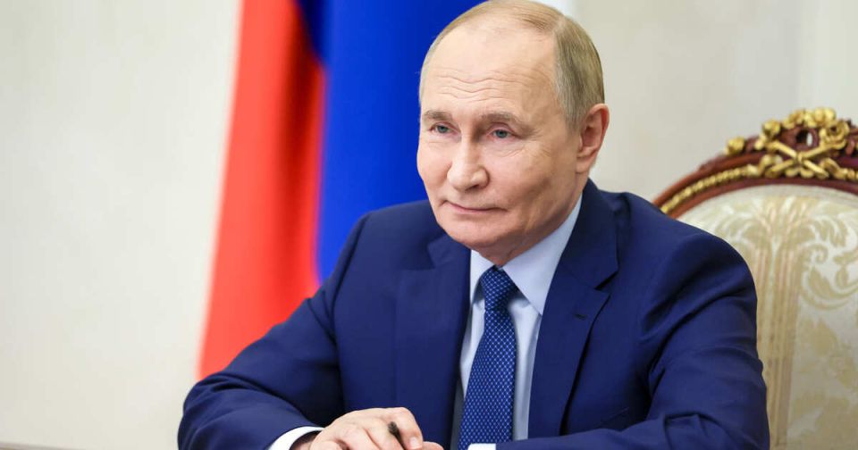 Путин поздравил россиян с Днем воссоединения новых регионов с РФ