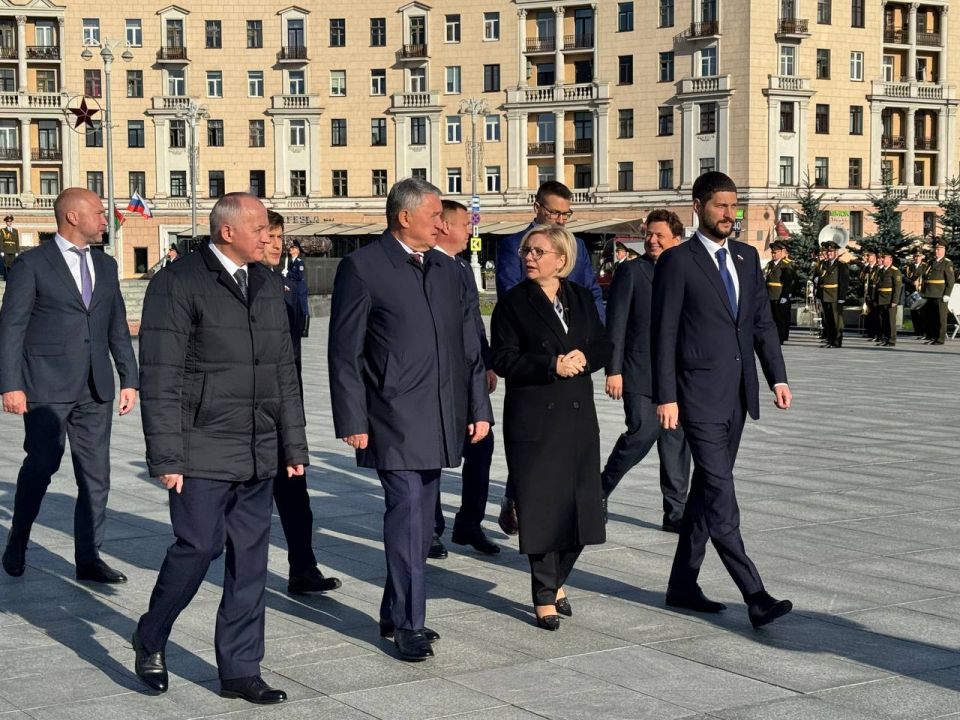 Александр Волошин: Сегодня в составе российской делегации под руководством заместителя Председателя Совета Федерации Юрия Воробьёва с рабочей поездкой находимся Республике Беларусь