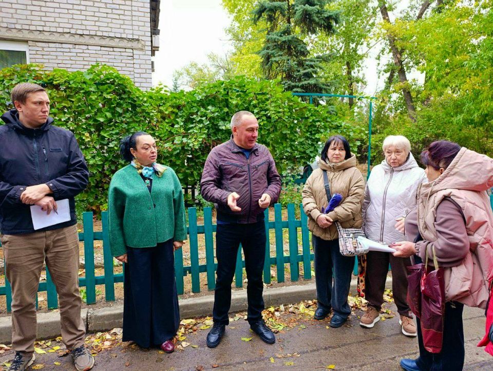 Михаил Меренков: Сегодня совместно с депутатом Донецкого городского совета Ириной Бениаминовой провел встречу с жителями района