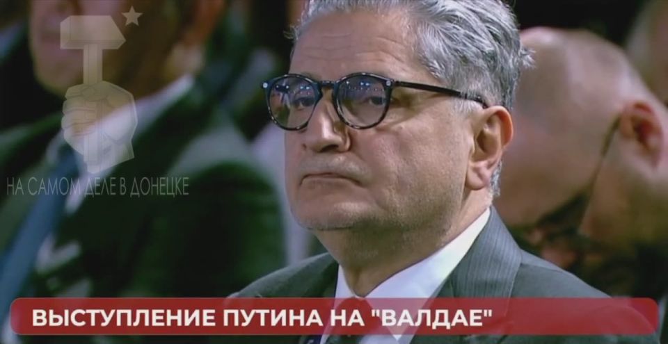 «Россия дважды хотела в НАТО: в 1954 году и во время Клинтона. США отказались. Клинтон сначала сказал «да, хорошая идея», а на следующий день передумал»