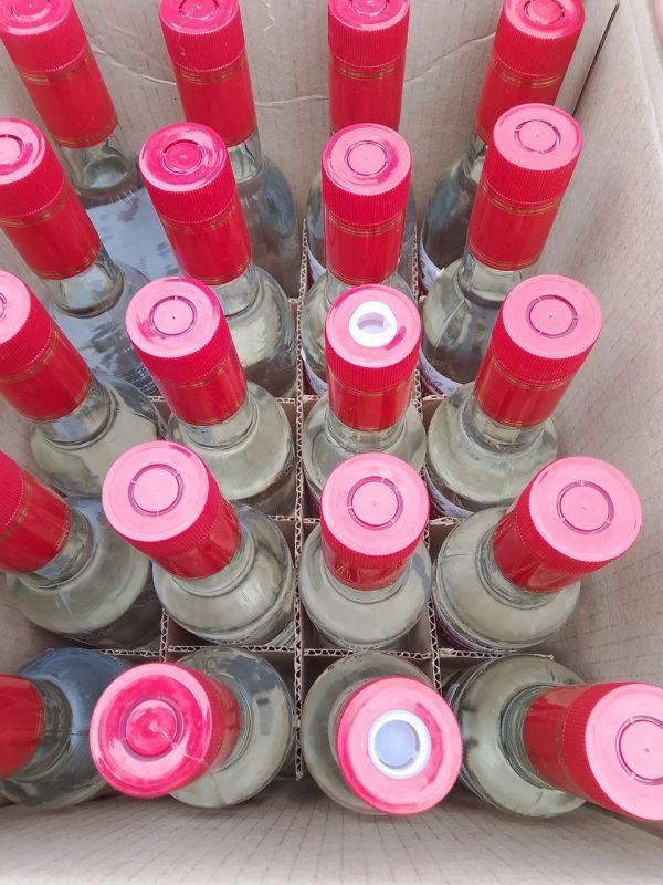 Полицейские изъяли из оборота 15 ящиков немаркированной алкогольной продукции в пгт