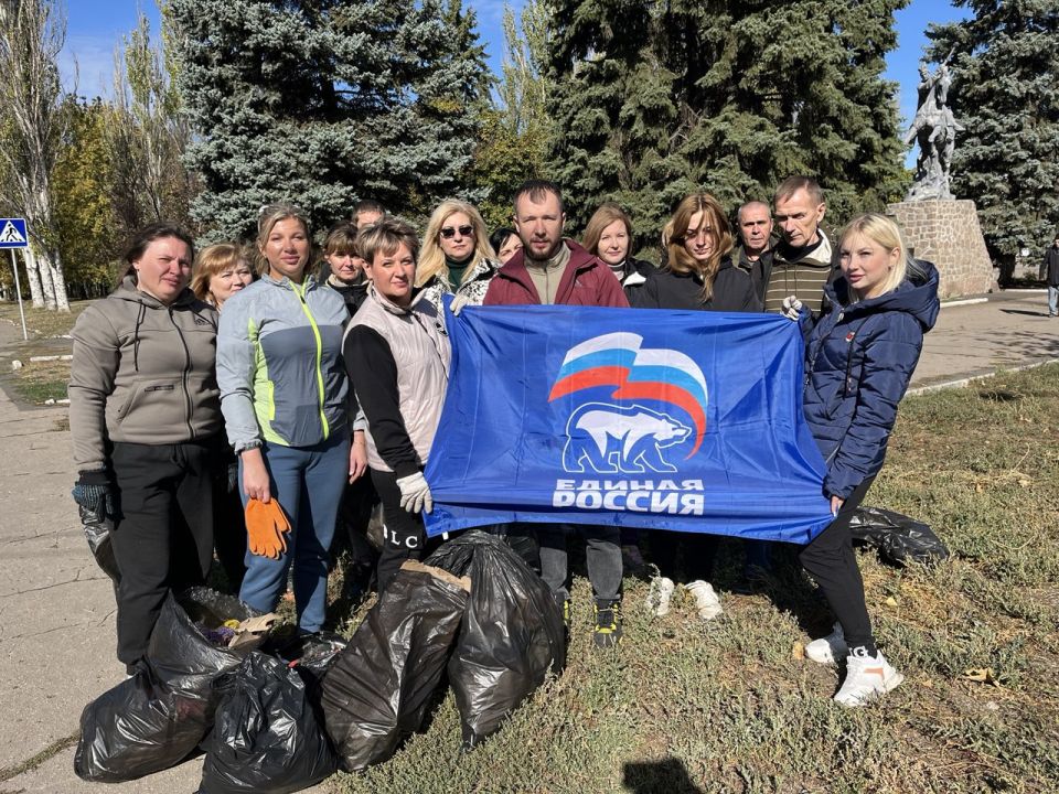 Елена Рязанцева: В Пролетарском районе уже традиционно прошла экологическая акция «Чистый четверг» в рамках проекта «Городская среда» Всероссийской политической партии «Единая Россия»
