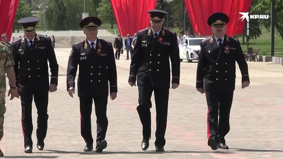 На передовой борьбы с преступностью: Министр МВД по ДНР Павел Гищенко наградил лучших сотрудников уголовного розыска