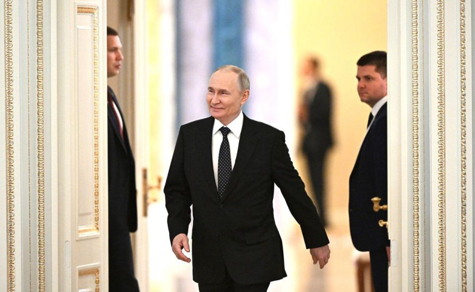 Константин Кузьмин: Сегодня день рождения у нашего Верховного Главнокомандующего, Президента Российской Федерации Владимира Владимировича Путина!