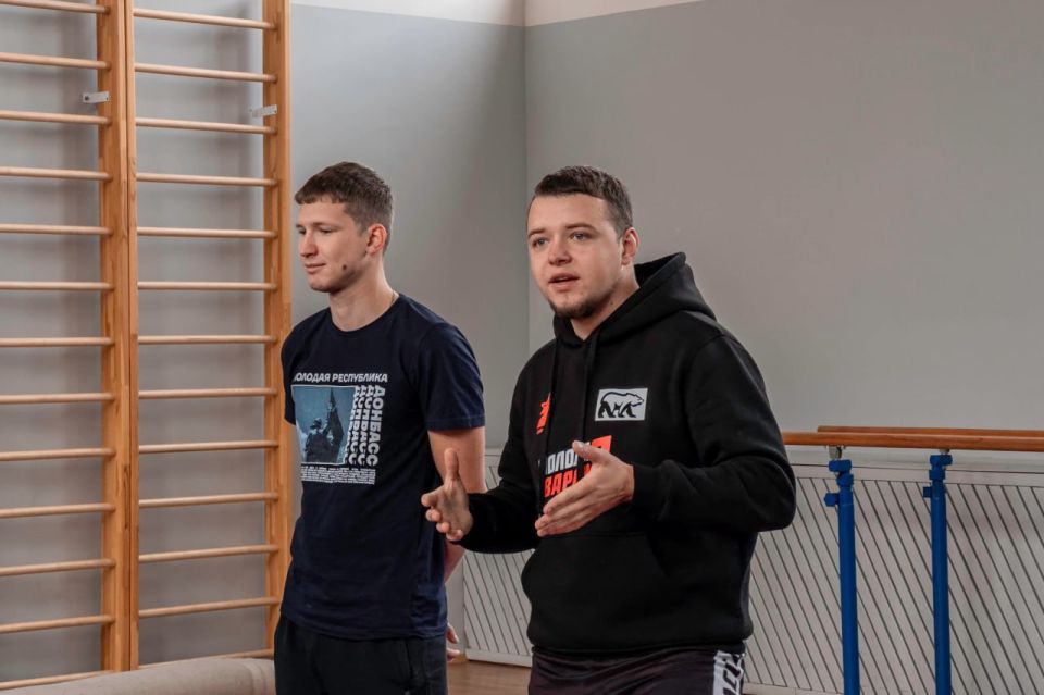 В Донецке организовали занятие по самбо ко дню рождения Владимира Путина