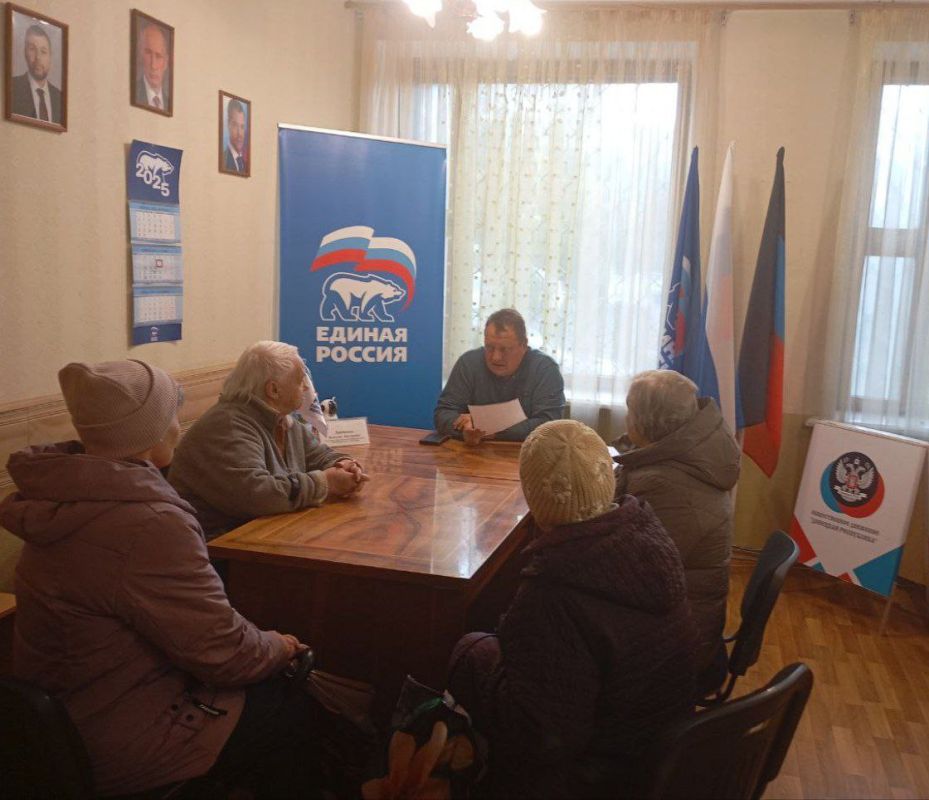 Валентин Левченко: Согласно рабочего графика, провел сегодня очередной прием граждан в общественной приемной партии "Единая Россия"