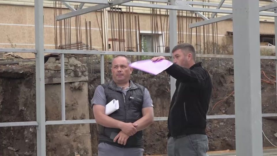  :               . .. 