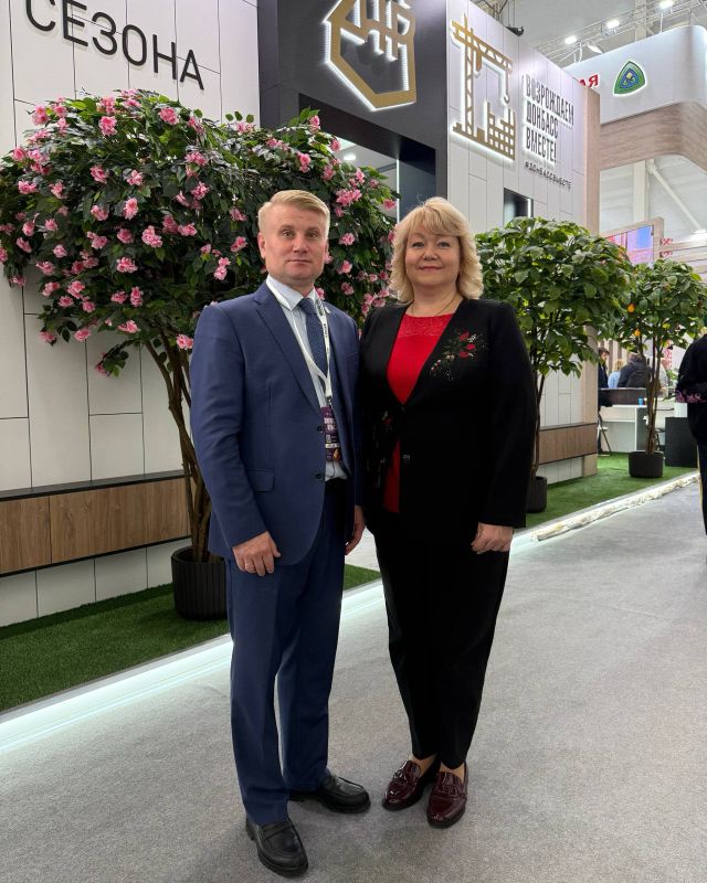 Артем Крамаренко: Начинаем новый рабочий день на Всероссийской агропромышленной выставке «Золотая осень — 2025» с приятных встреч и содержательного общения