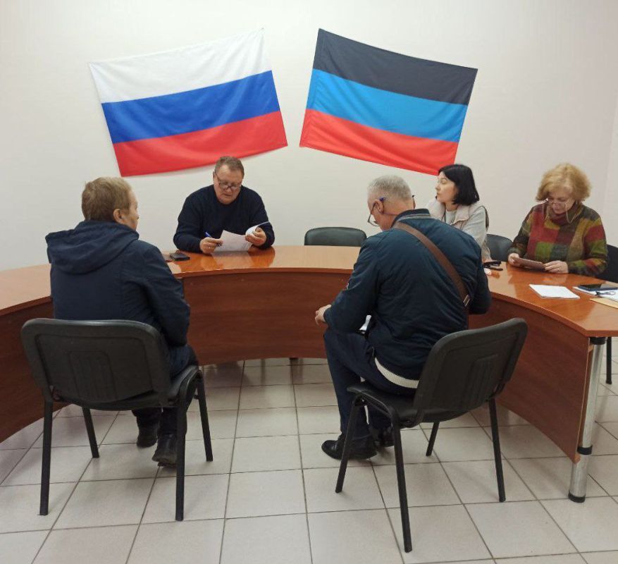 Валентин Левченко: Сегодня на прием ко мне обратились жители нашего района с вопросами о разъяснении жилищного законодательства