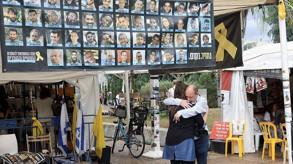 «Сыночек, мы ждем тебя»: судьбы израильских заложников, освобожденных ХАМАС