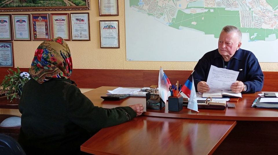 Наталья Бегуненко: Сегодня, 14 октября, заместитель руководителя Управы Петровского внутригородского района Администрации городского округа Донецк Сергей Васильевич Чуб провёл еженедельный приём жителей района